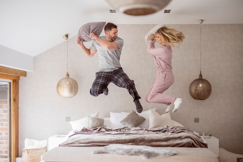 Heat Holders pillow fight